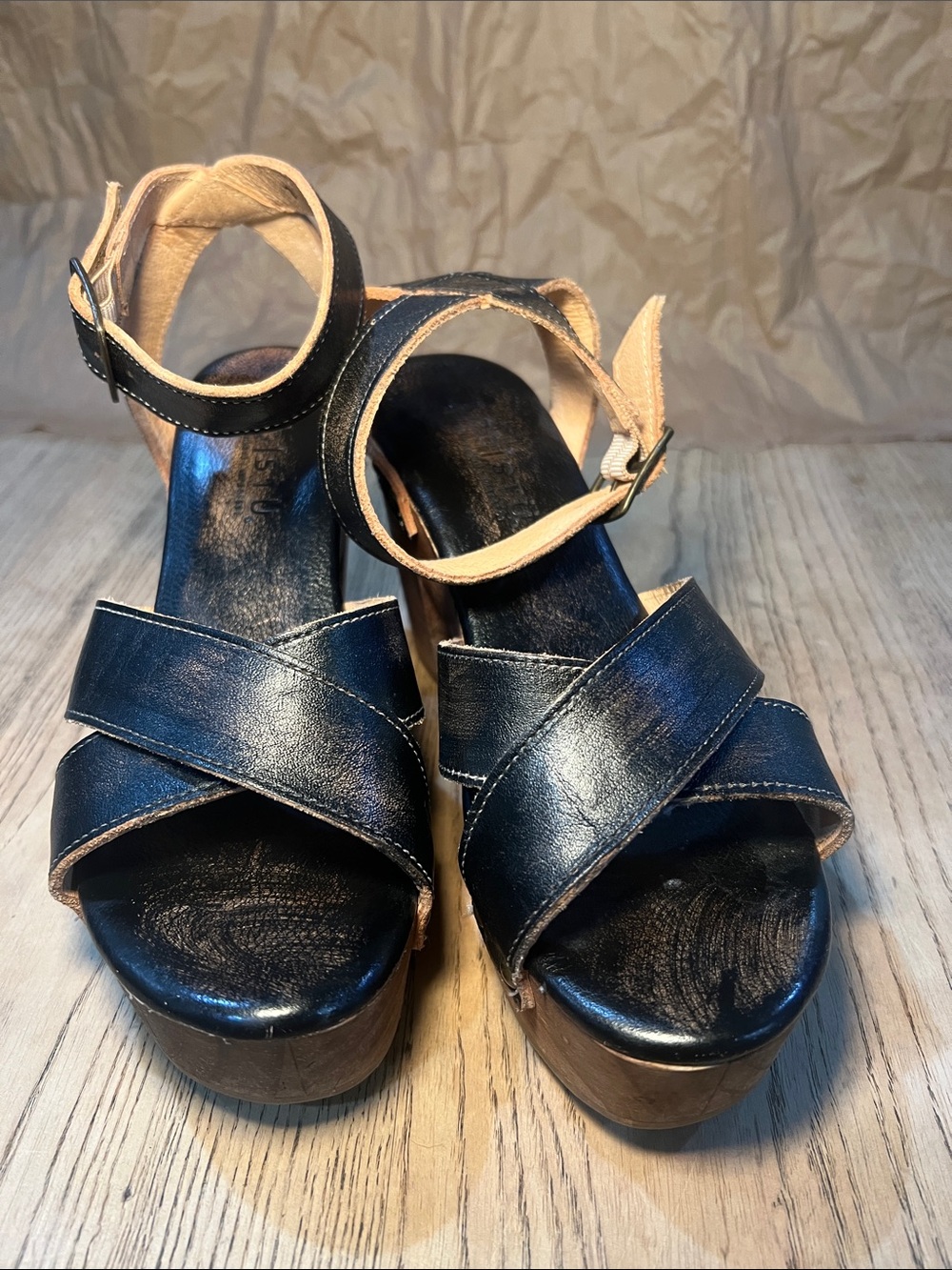 Bed Stu Black Leather Platform Sandals with Wood Block Heel Ankle Strap Size 7 - Picture 3 of 9